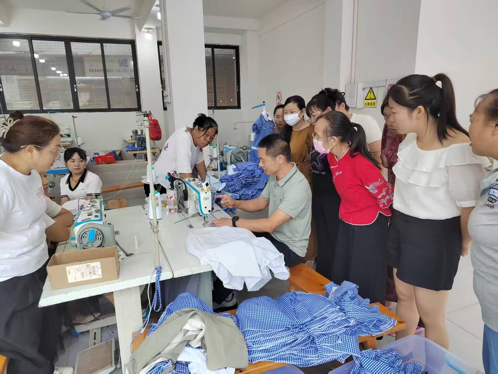 匠心织梦，振兴乡村 成都纺专助力屏山县服装产业工人技能提升培训圆满落幕