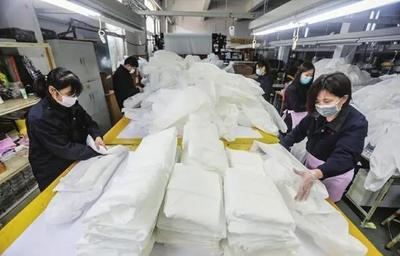 战“疫”进行时，政协委员在行动——记历城区某服装厂6天“转产”防护服的突击战